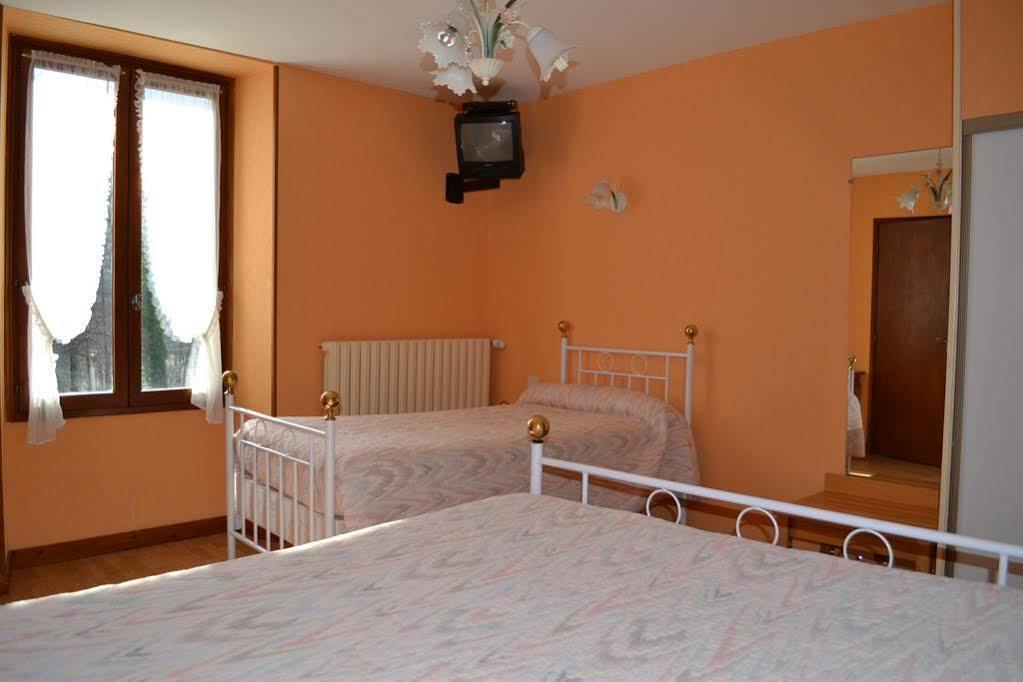 La Chaux-du-Dombief Auberge Du Herisson מראה חיצוני תמונה