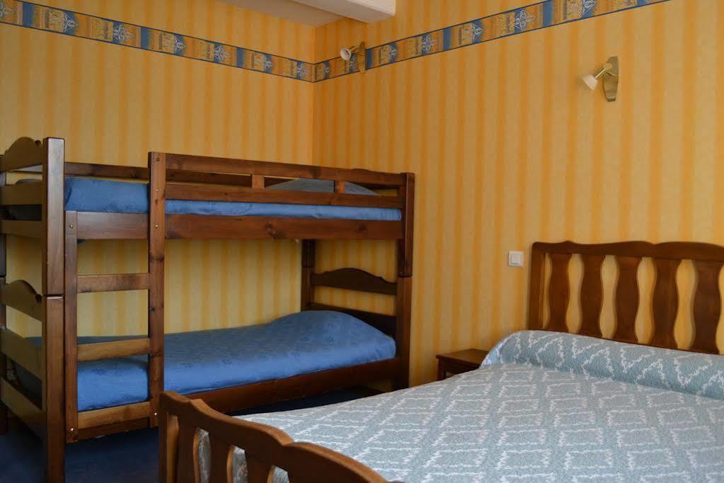 La Chaux-du-Dombief Auberge Du Herisson מראה חיצוני תמונה