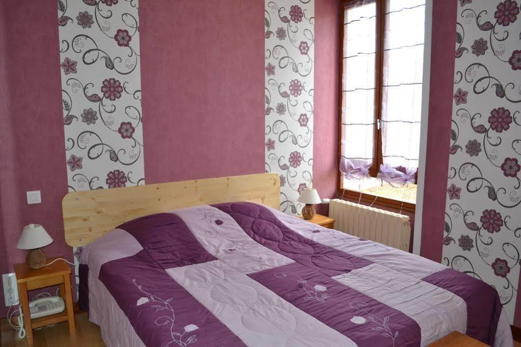 La Chaux-du-Dombief Auberge Du Herisson מראה חיצוני תמונה
